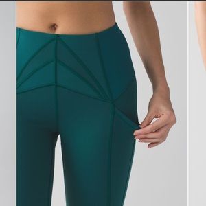 Lululemon Exquisite Crop